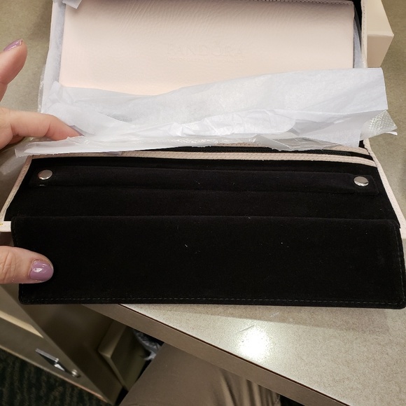 Authentic Pandora Jewelry Roll - Picture 4 of 7